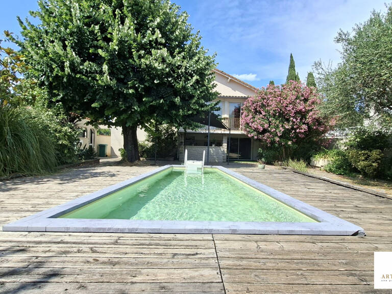 Grande Maison rénovée avec 5 chambres avec piscine et jardin, — photo 1