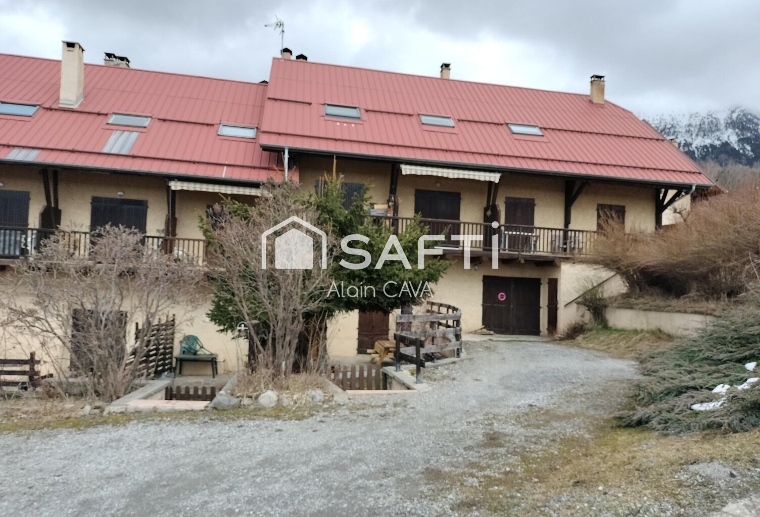 Très bel Appartement de 76m² de type 3/4 sur 1 niveau avec mezzanie, terrasse , casier à ski, parking commun vue dégagé — photo 1