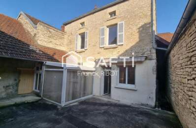 Maison de 120m2 avec cour fermée et dépendance — photo du bien