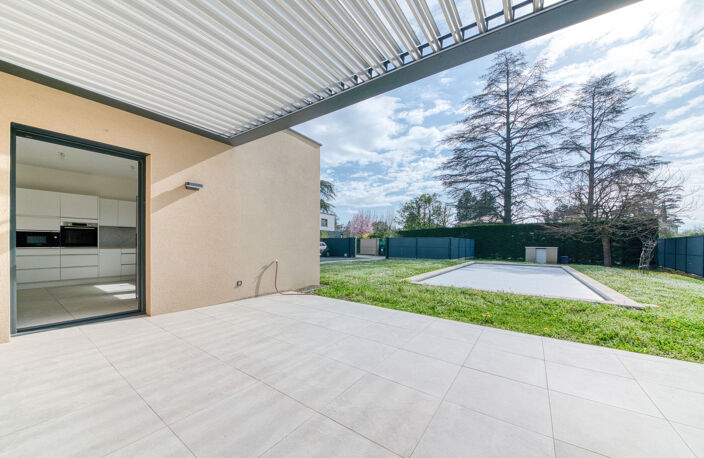 Ecully - Les Serres: Une maison contemporaine de 189m2, 5 ch — photo 4