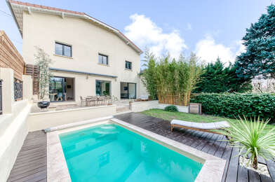 Maison 7 pièces 1050000 €