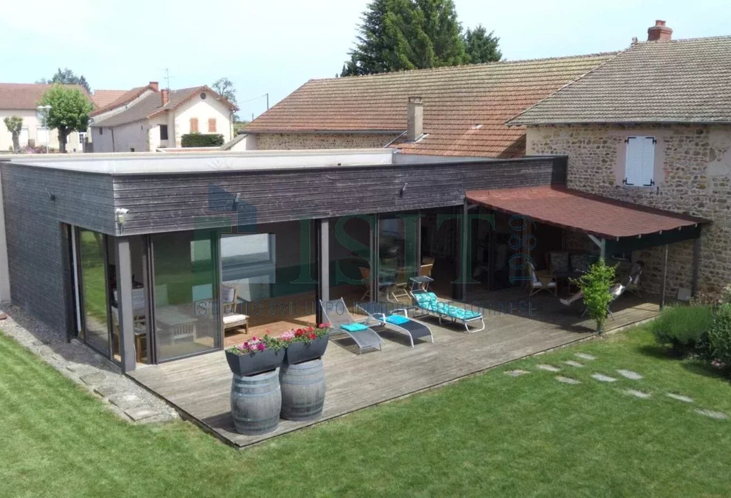 Maison en pierre de 220mc2 -  107 route de la serve Vauban — photo 1
