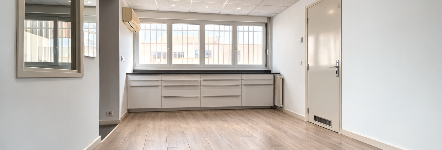 Commerce  7079 m² à vendre à Marseille 7 (13007)
