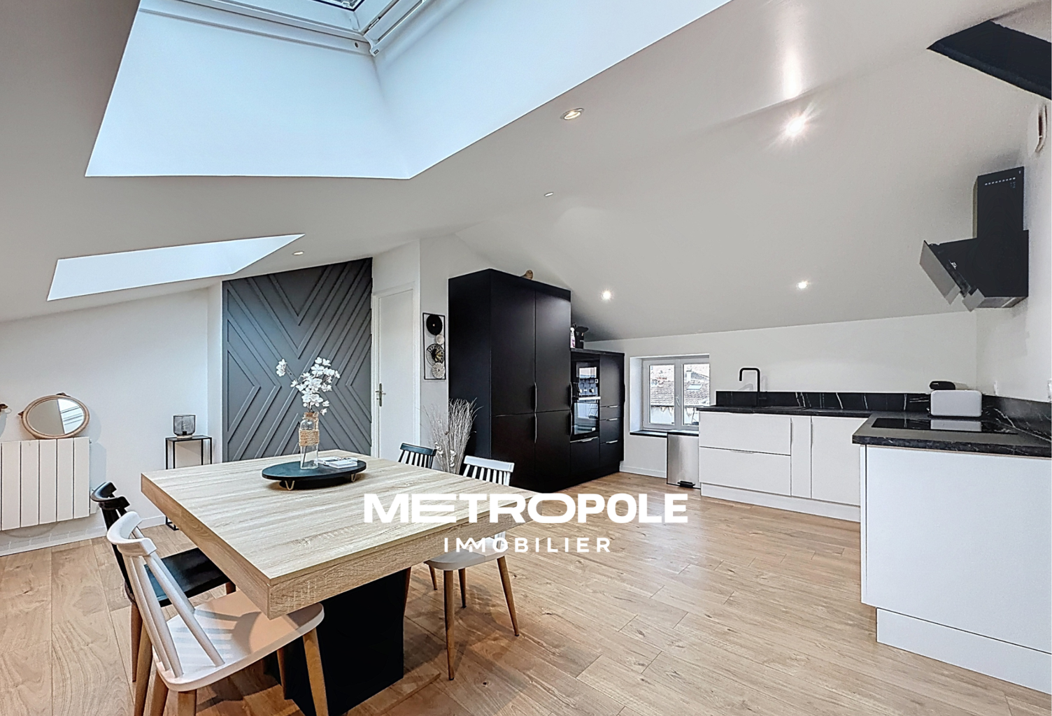 APPARTEMENT REFAIT À NEUF CENTRE TARARE — photo 1