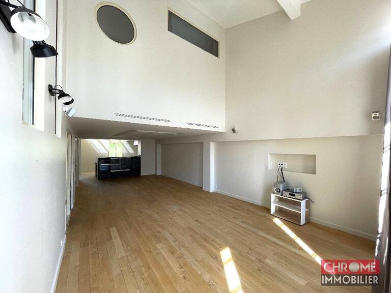 MAISON 200 M2 A LOUER PRESTATIONS DE QUALITE — photo 1