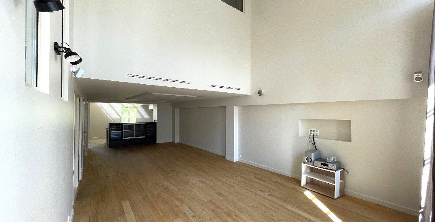 MAISON 200 M2 A LOUER PRESTATIONS DE QUALITE — photo 1