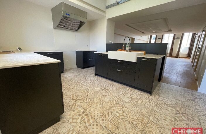 MAISON 200 M2 A LOUER PRESTATIONS DE QUALITE — photo 3