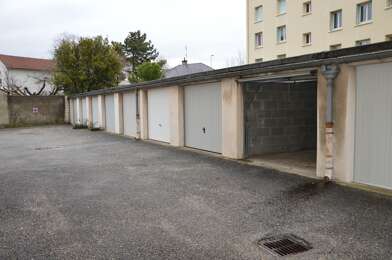 Garage  74 €
