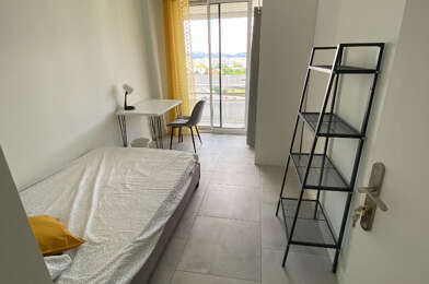 Appartement 5 pièces 490 €