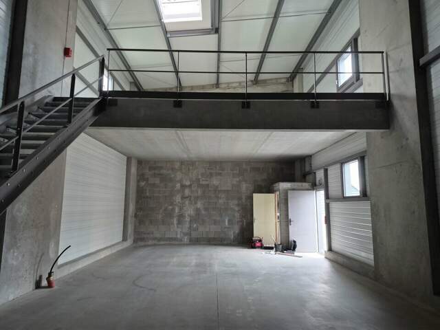 LOCAL D'ACTIVITE - ENTREPOT à VENDRE — photo du bien