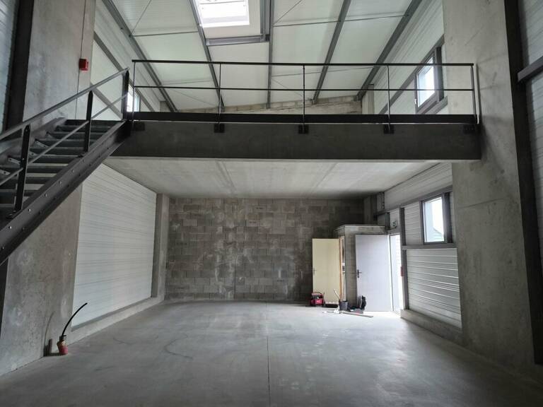 LOCAL D'ACTIVITE - ENTREPOT à VENDRE — photo 1