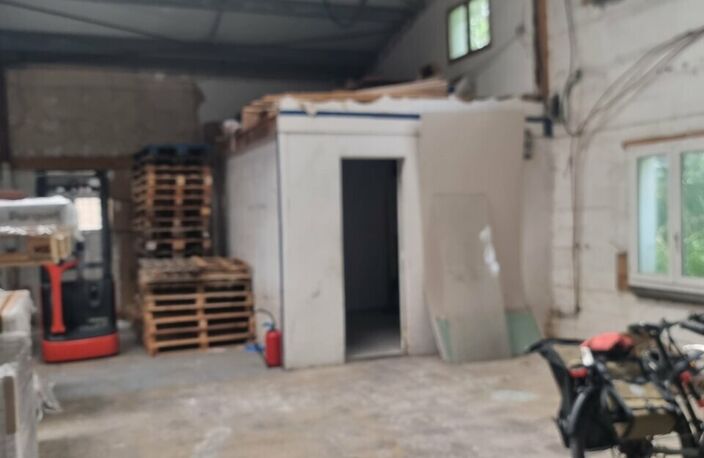 ENTREPOT - ATELIER à LOUER — photo 2