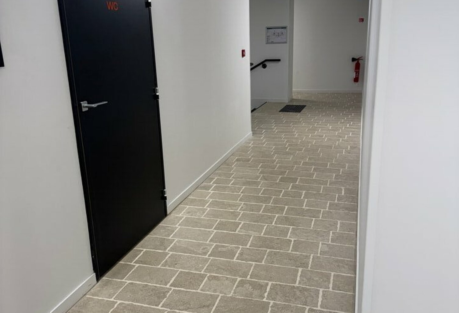BUREAUX à VENDRE — photo 1