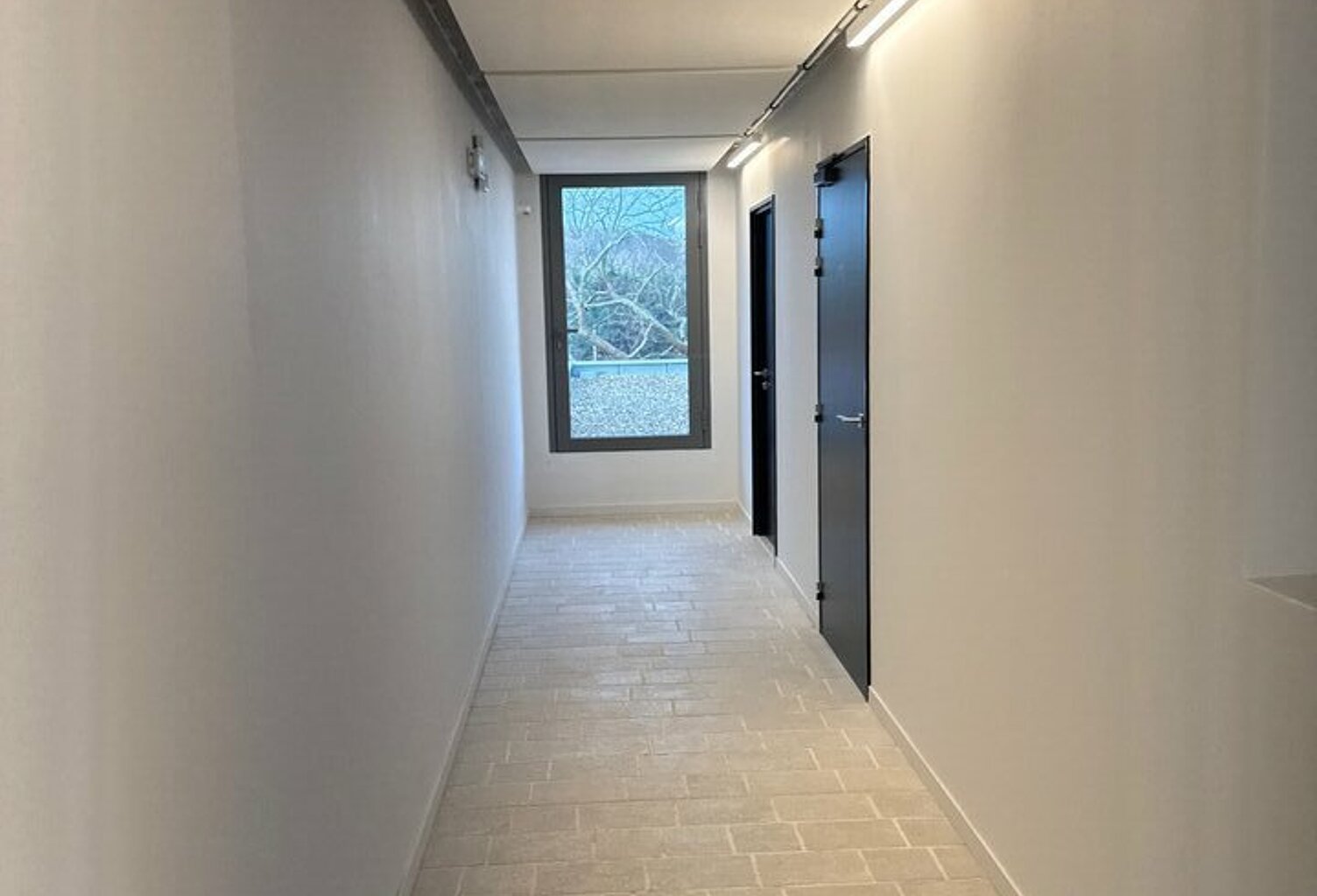 BUREAUX à VENDRE — photo 1