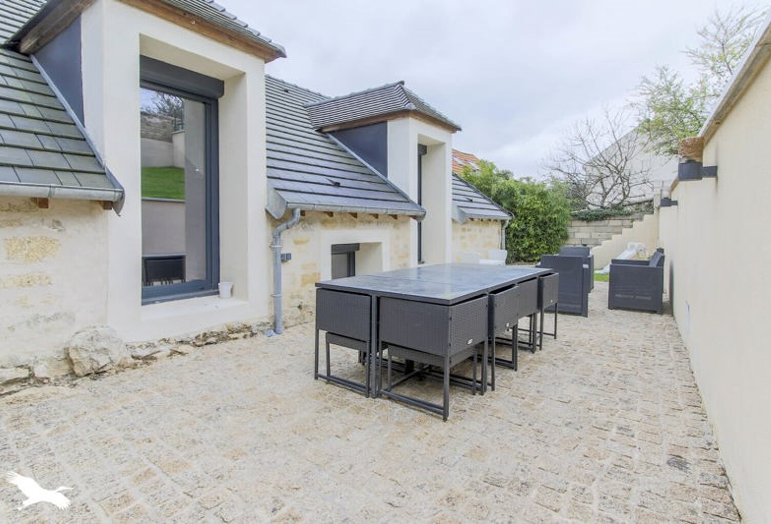 Maison en pierre de 7 pièces principales — photo 1