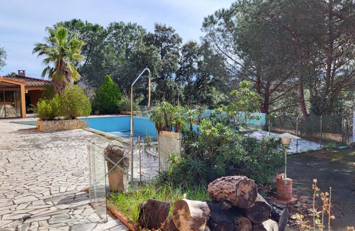 Belle maison d'architecte avec appartement indépendant ,piscine et grand terrain — photo 3