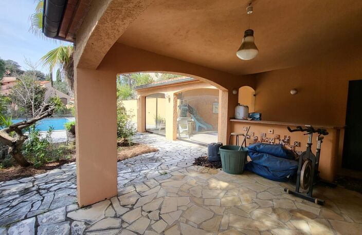 Belle maison d'architecte avec appartement indépendant ,piscine et grand terrain — photo 4