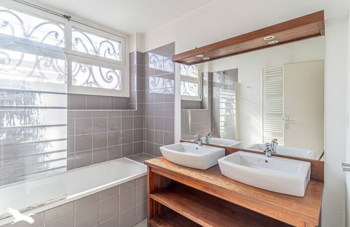 Vente appartement 4 pièces 117 m² Bordeaux (33000) — photo 3