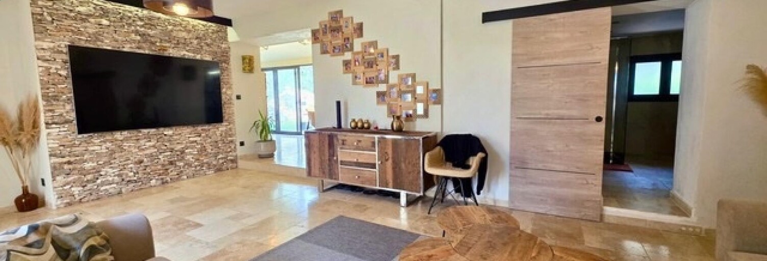 Maison 4 Pièces 121 m² à vendre à Bonifacio / Bunifaziu (20169)