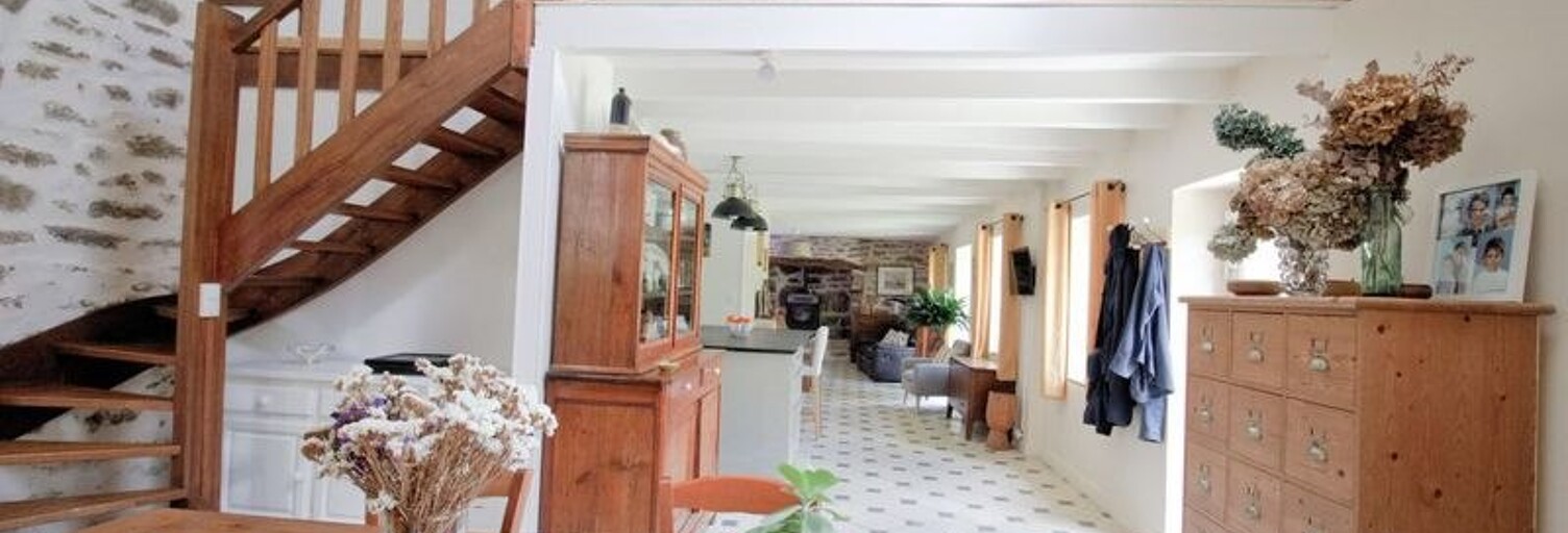 Maison 9 Pièces 270 m² à vendre à Lanvénégen (56320)