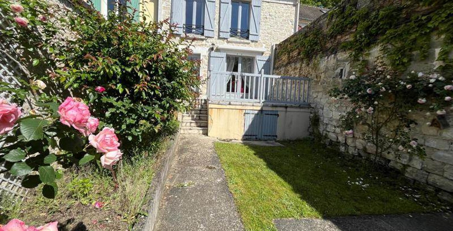 Maison en pierre de 4 pièces principales — photo 1