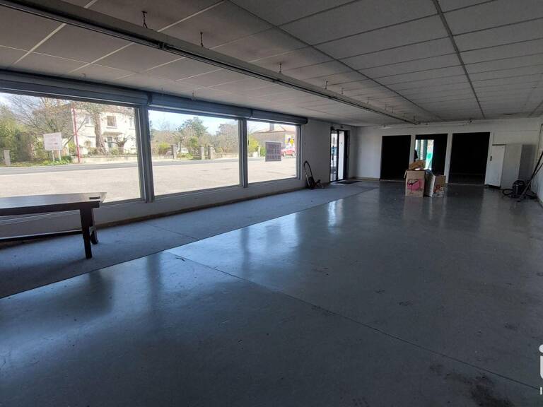 Vente Murs commerciaux 267 m&sup2; — photo 1