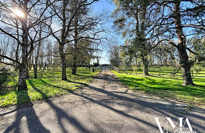 Domaine d'exception de 35 hectares avec étang   Propriété de — photo 2