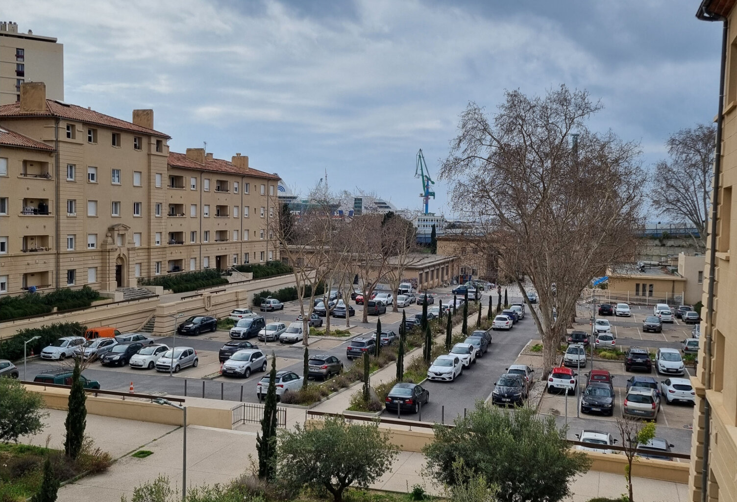 Location 2 places de Parking res Mirabeau — photo 1