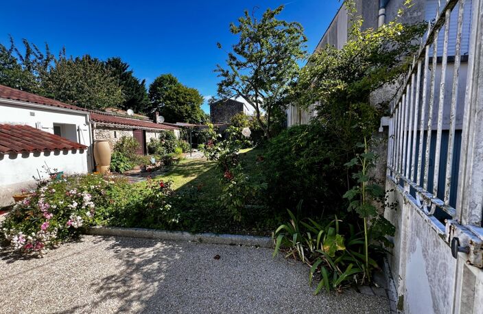 Maison de caractère en pierre avec appartement indépendant - Village à 3,5 km du bord de mer — photo 2