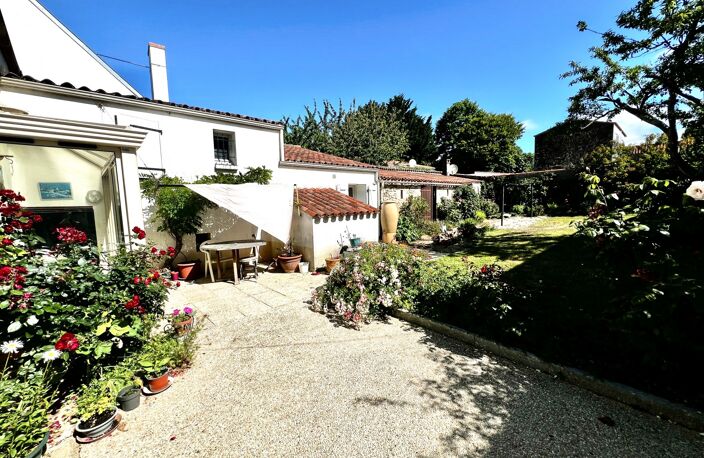 Maison de caractère en pierre avec appartement indépendant - Village à 3,5 km du bord de mer — photo 3