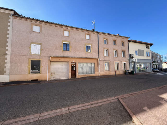 Maison élevée sur deux niveaux avec terrain attenant 42590 — photo du bien