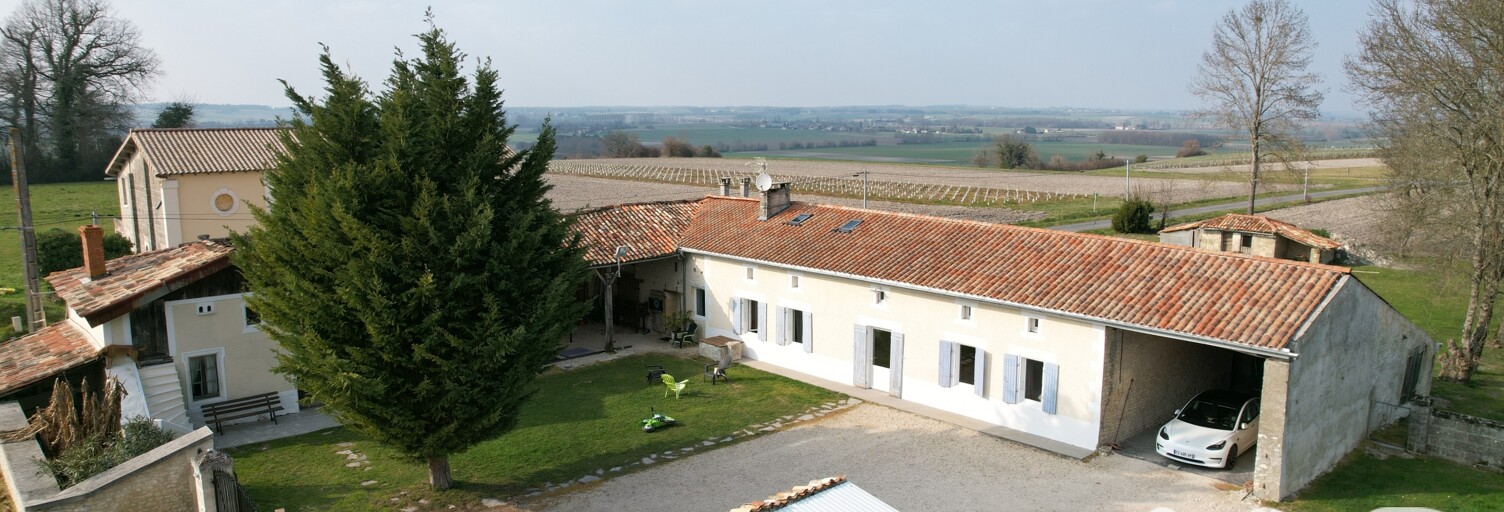 Maison 7 Pièces 226 m² à vendre à Pommiers-Moulons (17130)