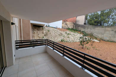 Appartement 3 pièces 910 €