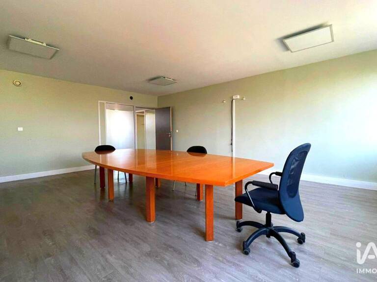 Vente Bureaux 179 m&sup2; — photo 1