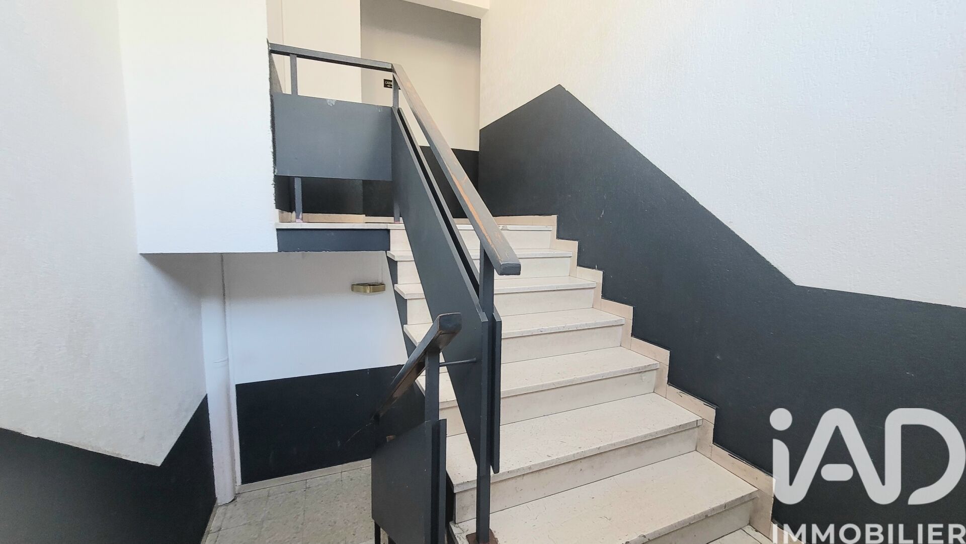Vente Immeuble 1 700 m² - Photo 2