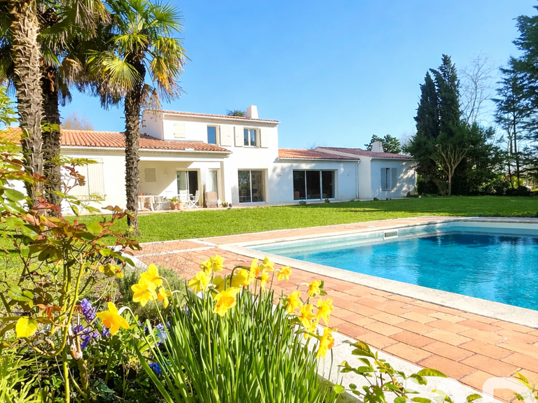 Vente Maison/villa 7 pièces — photo 1