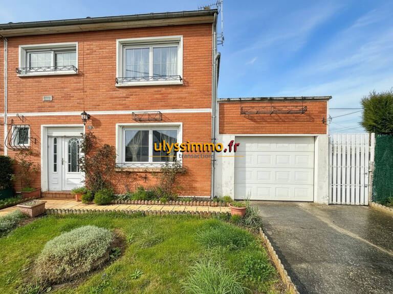 maison de trois chambres avec garage et jardin — photo 1