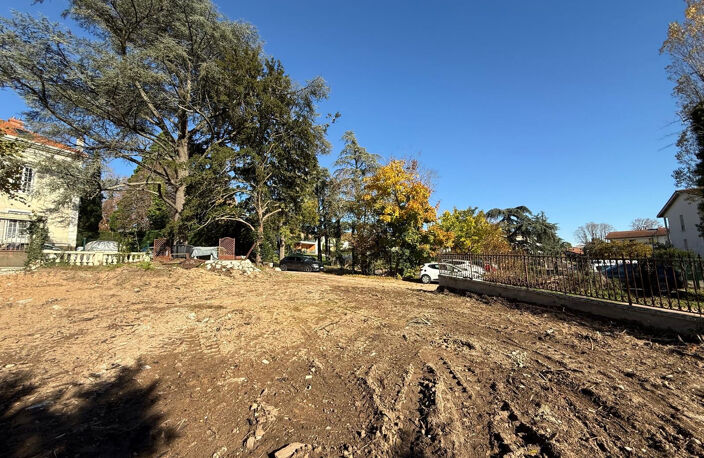 TERRAIN 300m2 MAISON 100M2 + SOUS SOL CENTRE GREZIEU LA VARE — photo 2