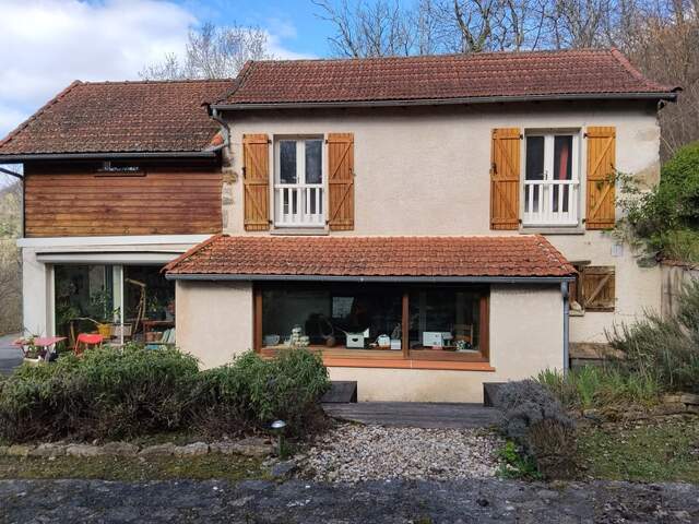 MAISON EN PIERRES — photo du bien