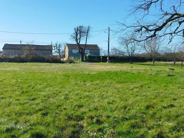 CHASSENEUIL SUR BONNIEURE (16) GRAND TERRAIN à vendre de 1 001,00 m² AVEC CU — photo 1