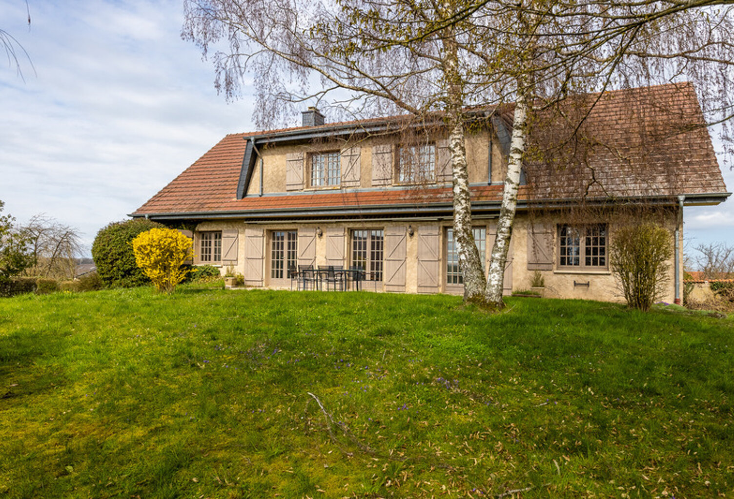 SUPERBE PROPRIETE FAMILIALE 270 M2 TERRAIN 19 ARES CLOS — photo 1