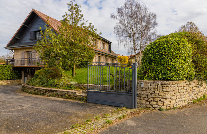 SUPERBE PROPRIETE FAMILIALE 270 M2 TERRAIN 19 ARES CLOS — photo 2
