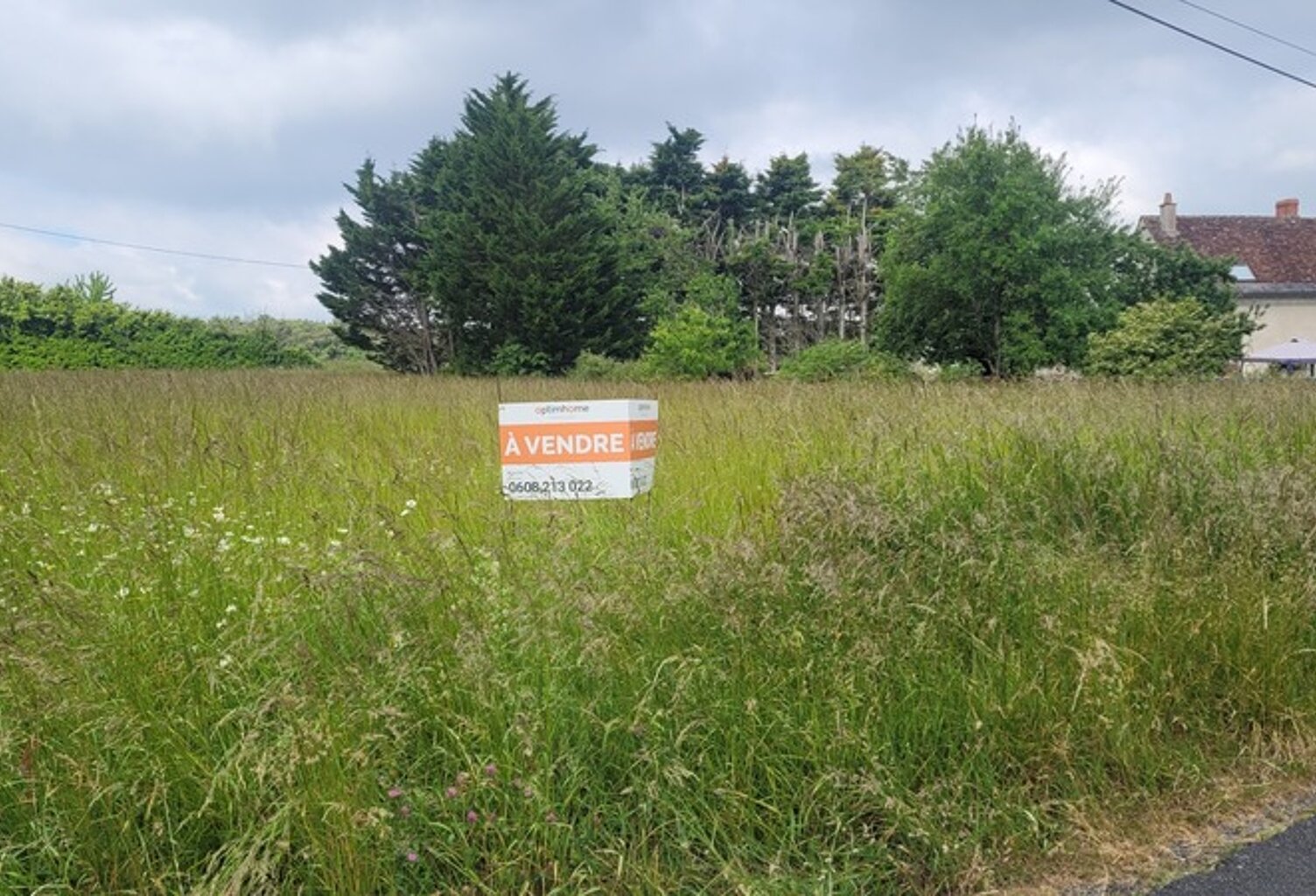 Draché proche de l'axe Ste Maure - Châtellerault, beau terrain de 1560 m² constructibles - Réseaux en limite de propriété — photo 1