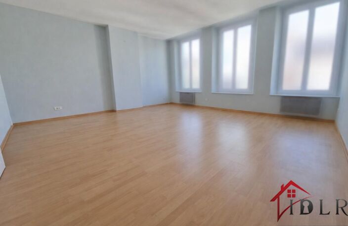 Appartement F4 en duplex hyper centre ville Châlons-en-Champ — photo 3