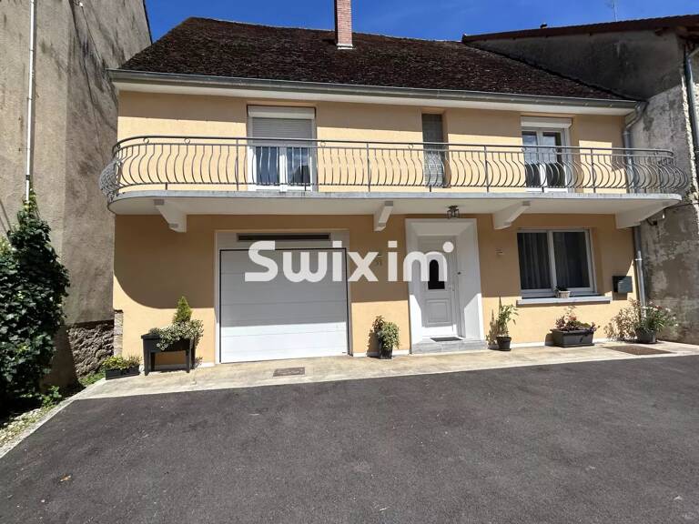 Maison de ville au coeur du vignoble jurassien — photo 1
