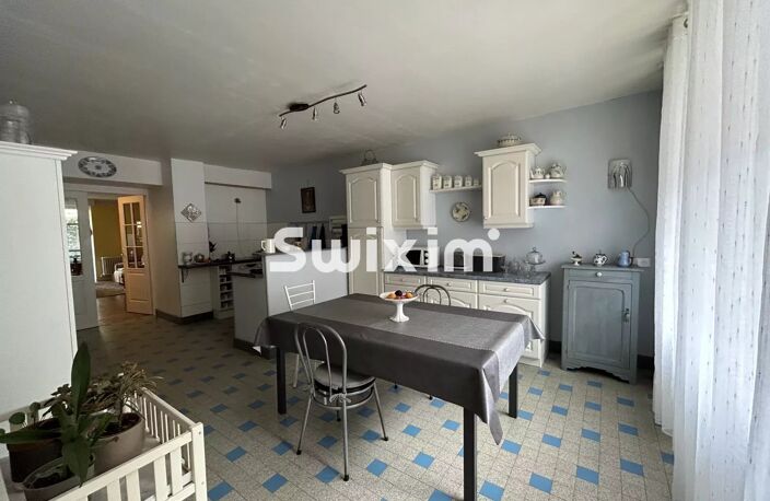 Maison de ville au coeur du vignoble jurassien — photo 2