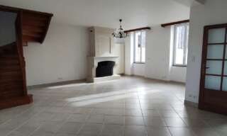 Maison 4 Pièces 210 m² à louer à Prignac-et-Marcamps (33710)