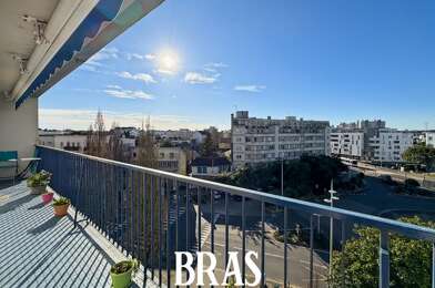 Appartement 5 pièces 302100 €