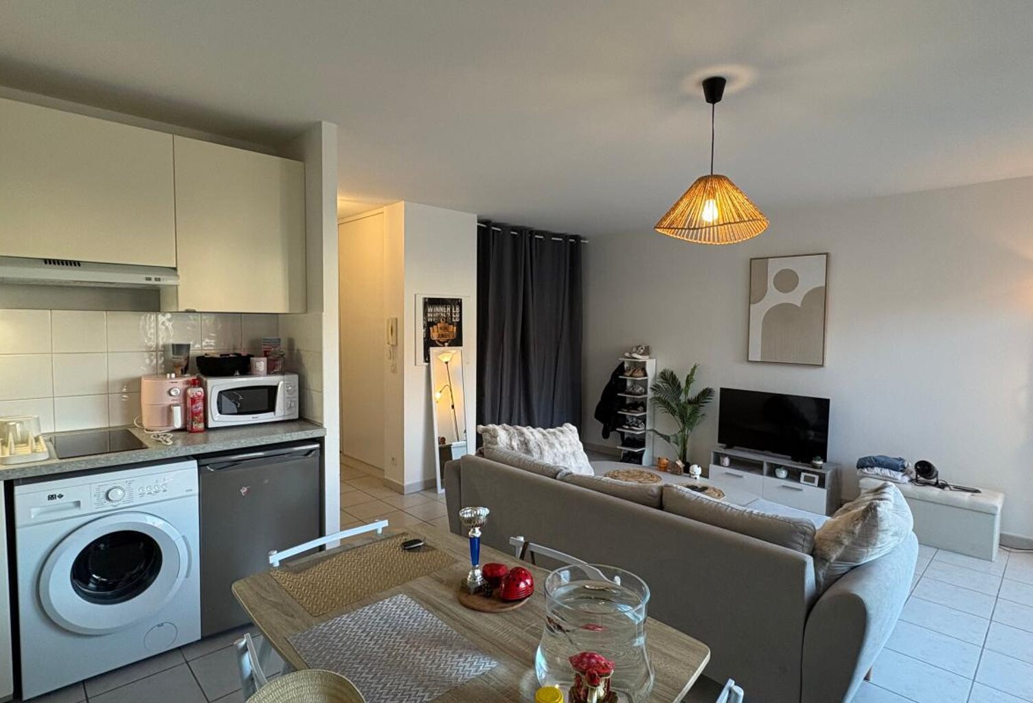 APPARTEMENT T1 BIS - VENDU LOUÉ - PARKING ET CELLIER — photo 1