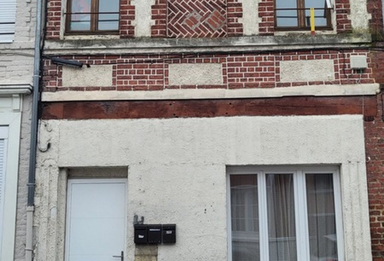 Immeuble de rapport à vendre – Saint-Amand-les-Eaux (59) — photo 1